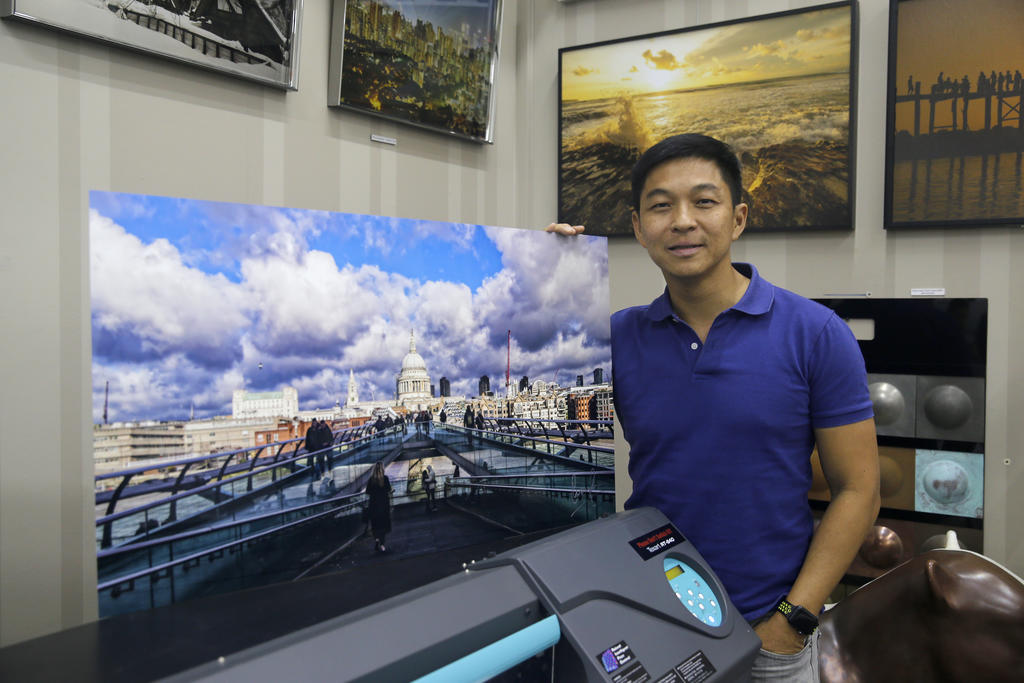 Speaker Tan Chuan-Jin donates photos to raise funds for special-needs community